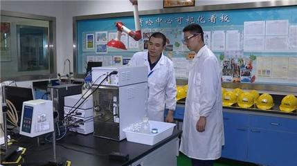 市總工會首創(chuàng)職工技術(shù)創(chuàng)新專項集體合同 新材料研發(fā)職工獎勵待遇再提升