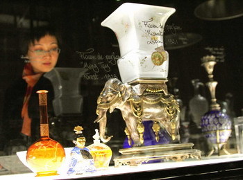 法國水晶藝術(shù)珍品即將亮相中國，杭州工藝品進(jìn)出口公司推動(dòng)文化交流新篇章